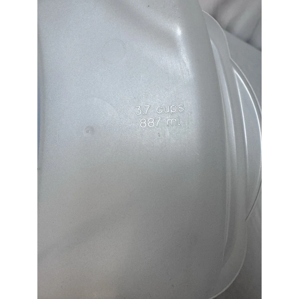 Rubbermaid TakeAlongs Blue Lid Divided Container 832A-1 3.7 Cups Vintage Plastic